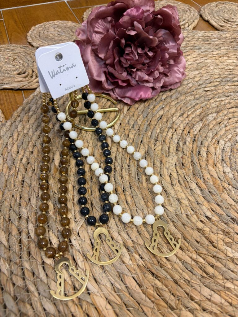 Collar virgen bolas